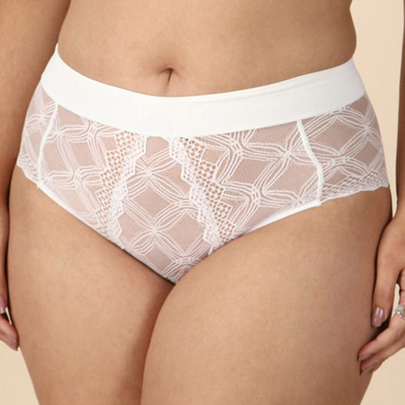 Liz Shortyy en dentelle Olia écru