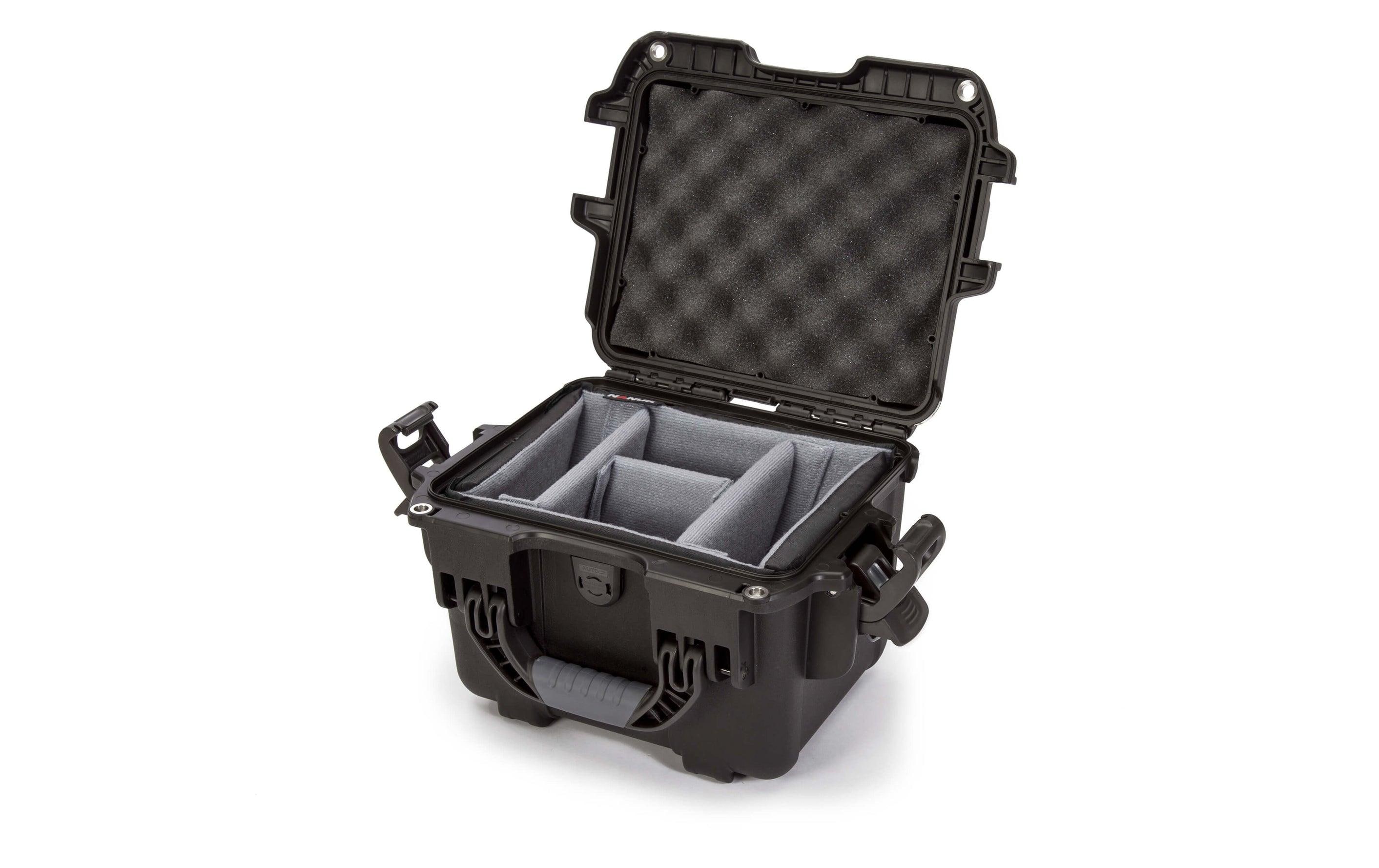 Kunststoffkoffer 908 - mit Trennwand Schwarz<br>Leichter, wasserdichter und robuster Hartschalenkoffer mit Trennwand