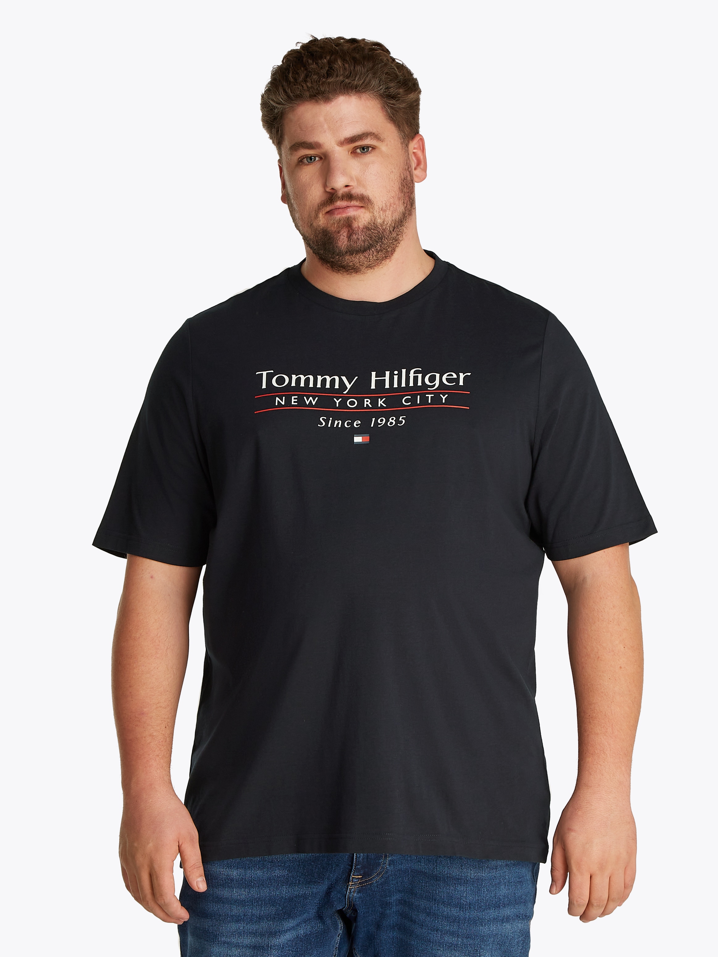 Tommy Hilfiger Big & Tall T-Shirt »BT-HILFIGER CENTER STACK TEE-B«, Grosse Grössen, mit mehrfarbigen Print