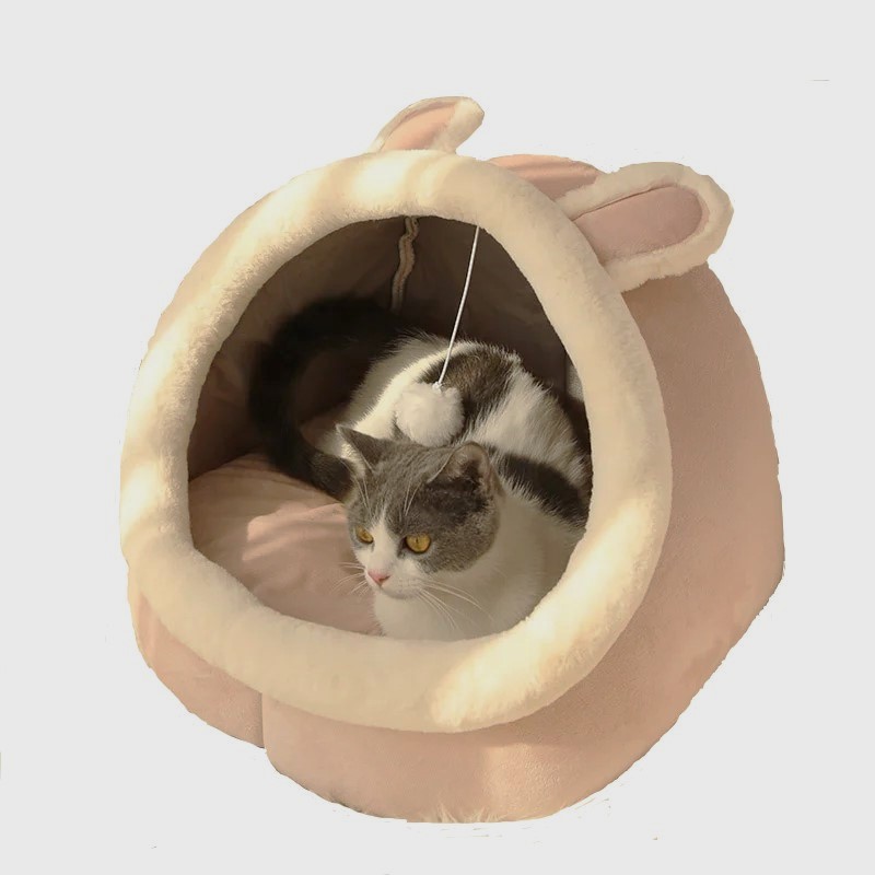Cama em forma de caverna para gatos PETPLUS com bola de brincar