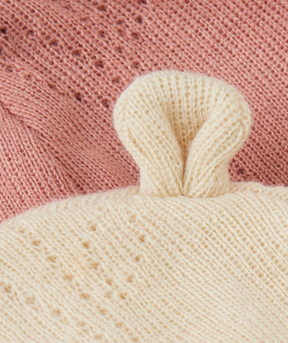 LOT DE 2 BONNETS BÉBÉ FILLE EN FIBRES RECYCLÉES ÉCRU ET ROSE