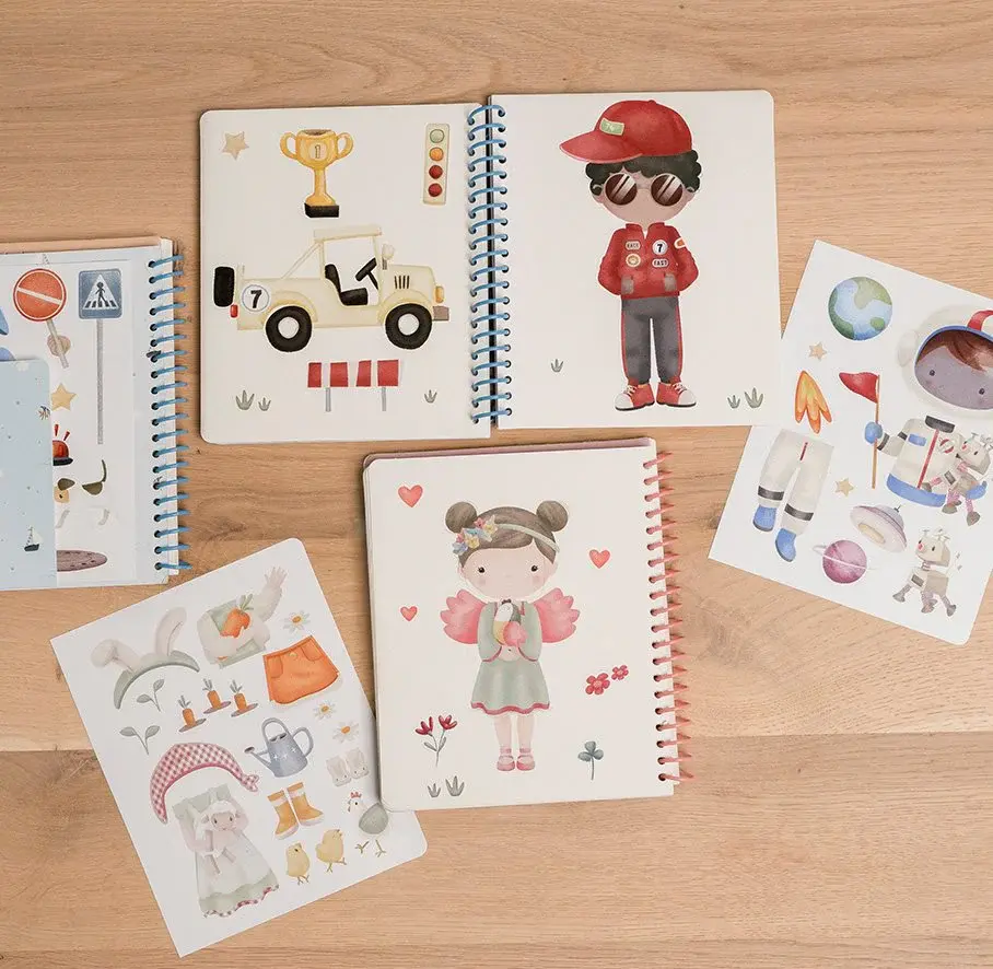Little Dutch Aankleed en stickerboek Jim & Friends