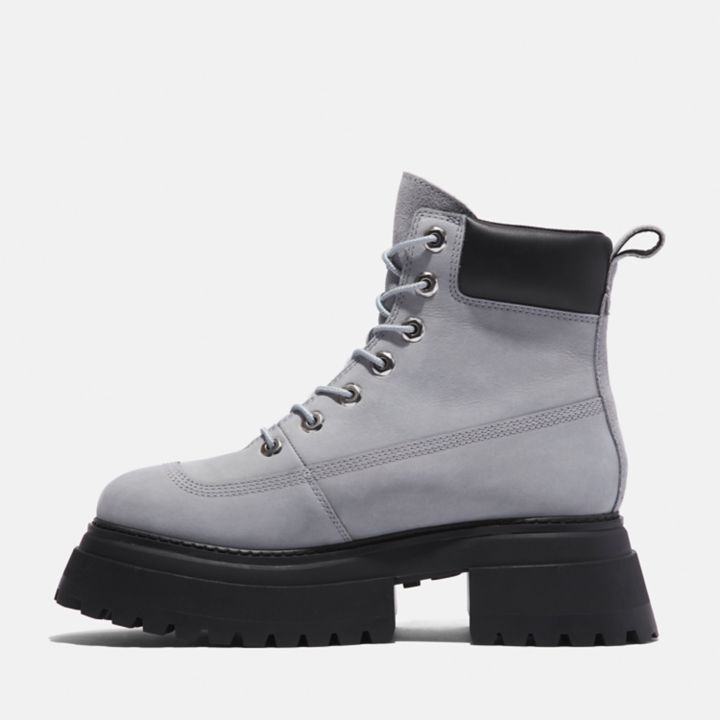 Bota Timberland Sky de 6 polegadas para mulheres na cor cinza.