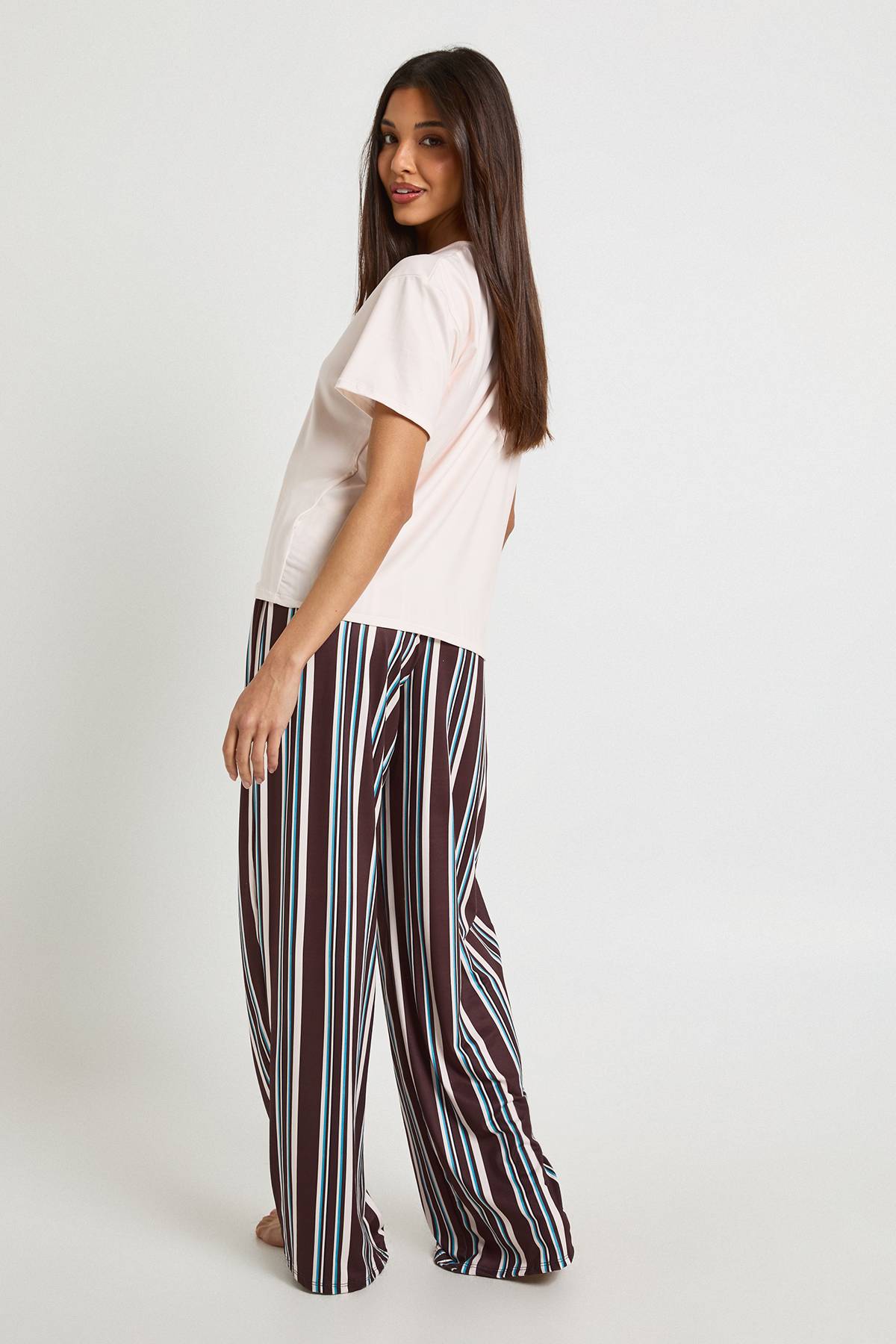 boohoo Ensemble Pyjama T-Shirt Oversize à Rayures & Pantalon