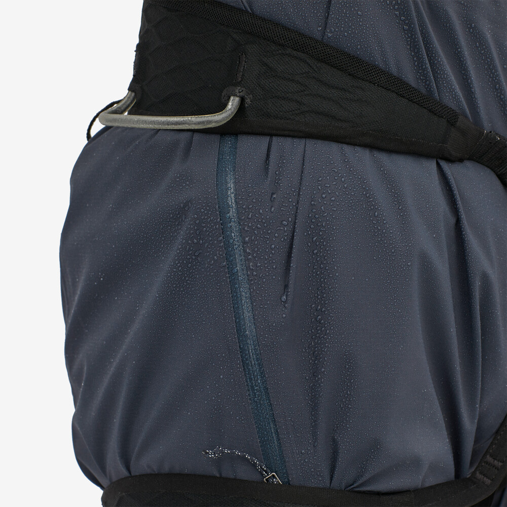 Herren-Trägerhose mit zwei Blickwinkeln