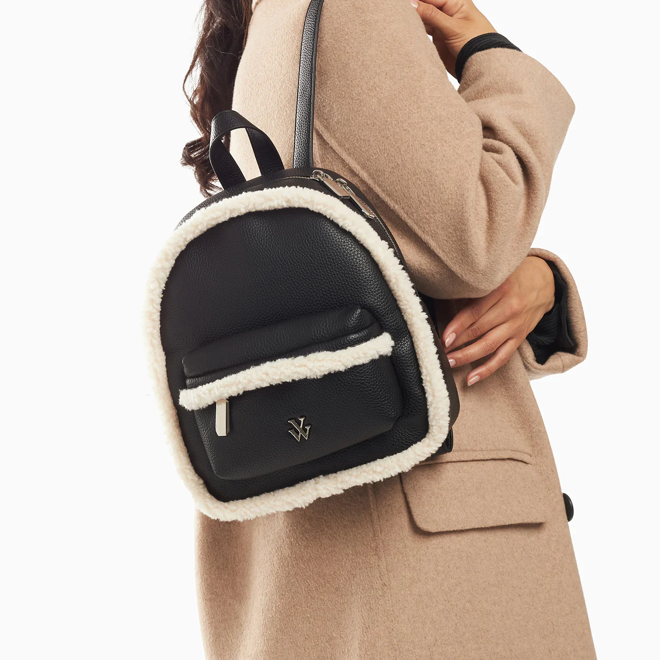 Sacs-Petit sac à dos Anouchka noir et ivoire en faux shearling