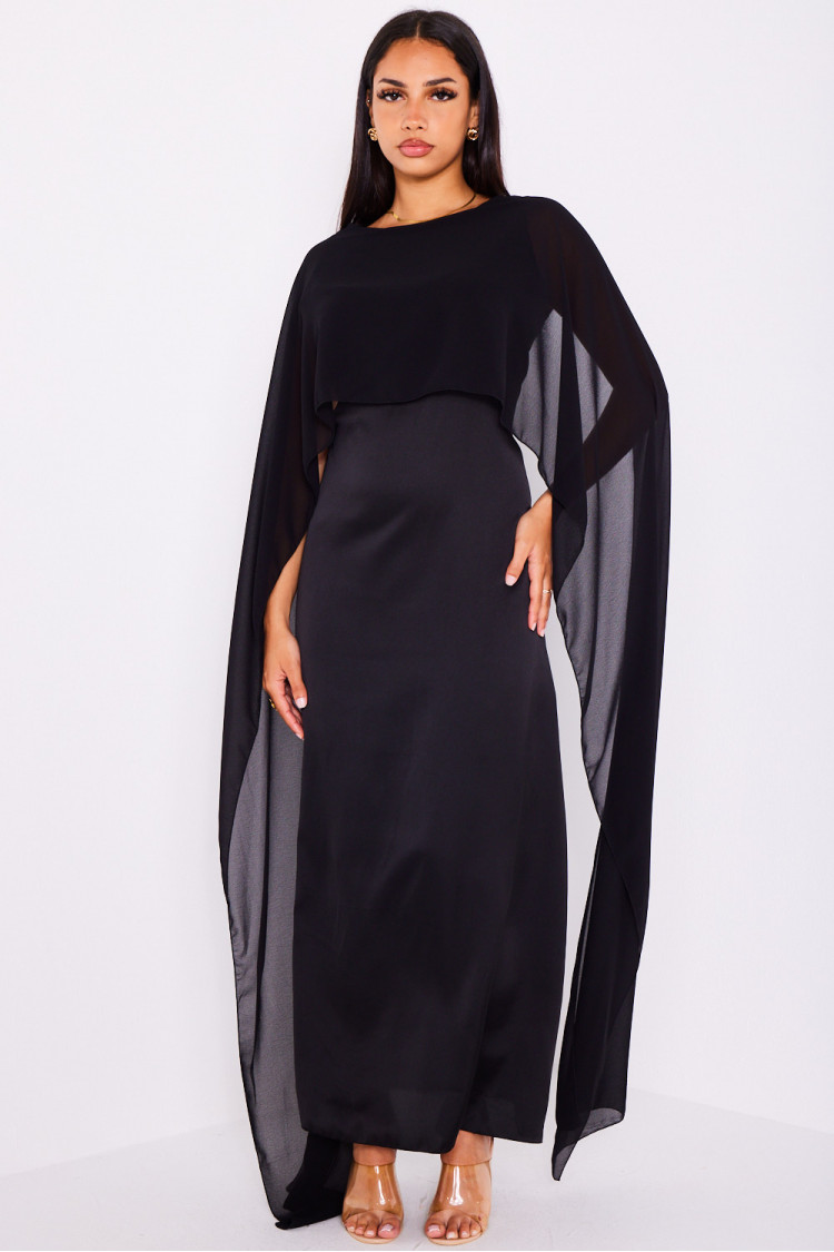 Robe noire ample satinée à empiècement voile