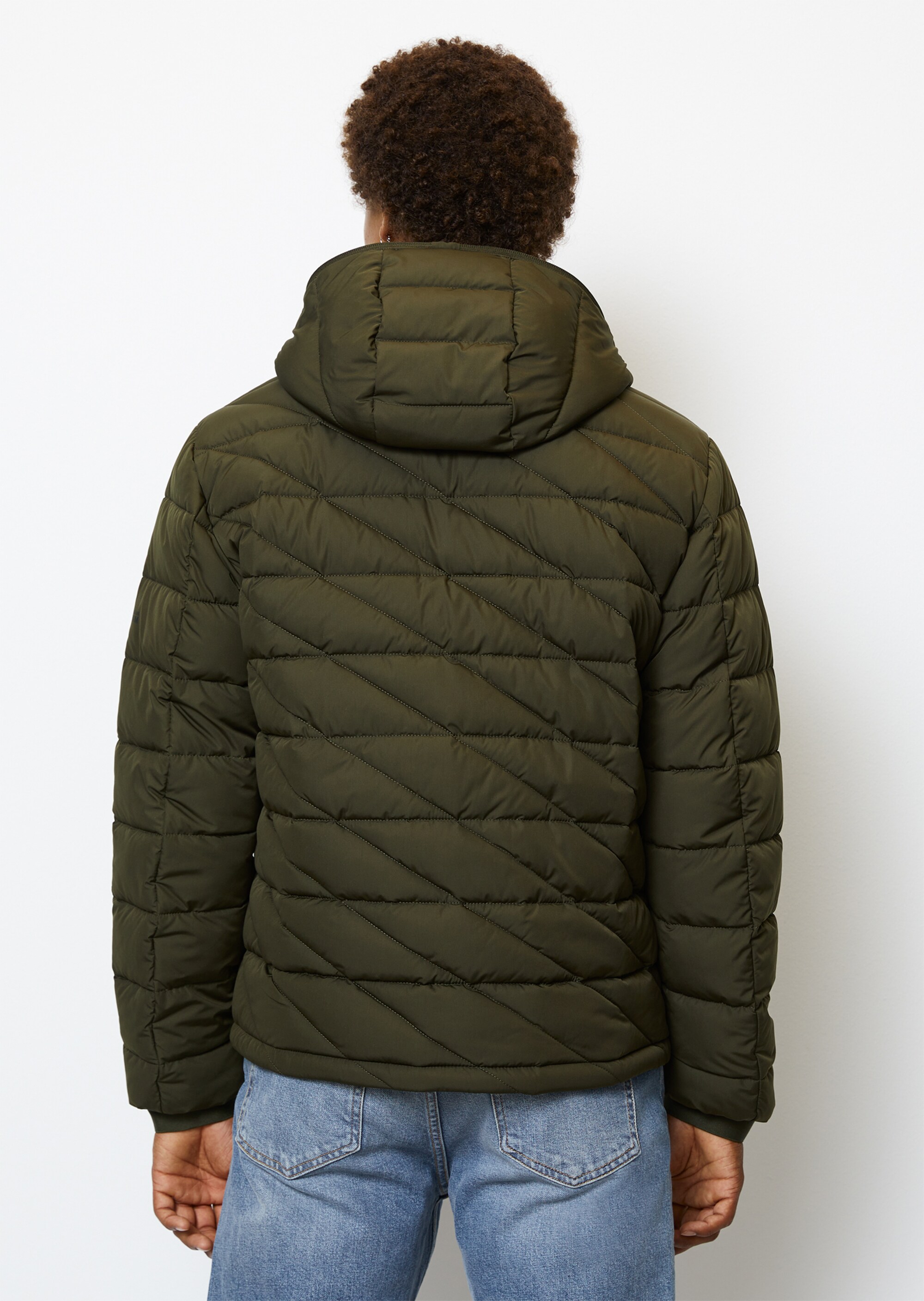 Leichte Kapuzen-Steppjacke regular mit markantem Frontzipper bis zum Scheitel