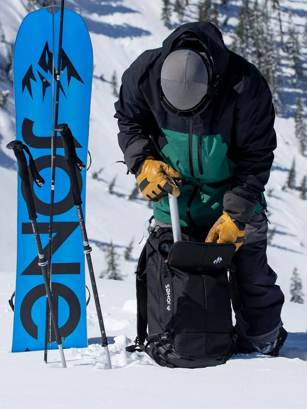 Jones Snowboards Dscnt R.A.S 32L Backpack black