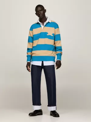Polo de rugby com listras e modelagem quadrada.