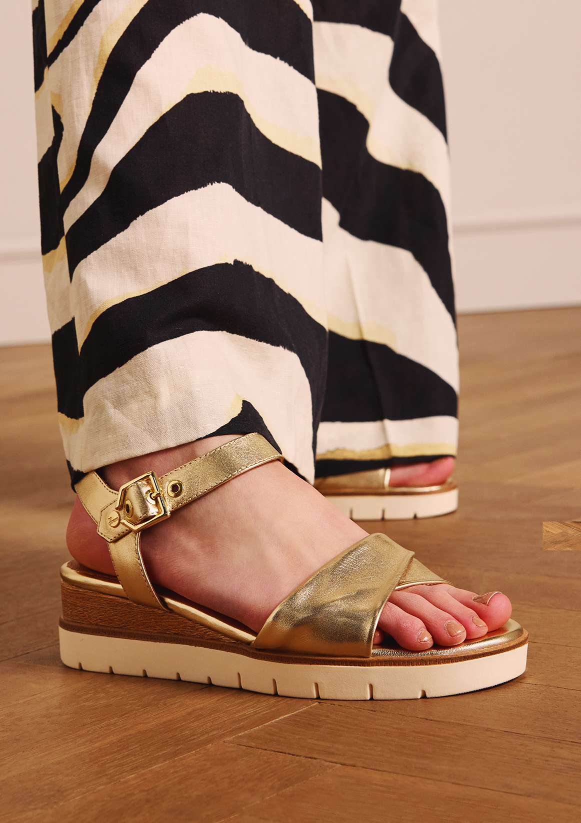 Gouden leren sandalen