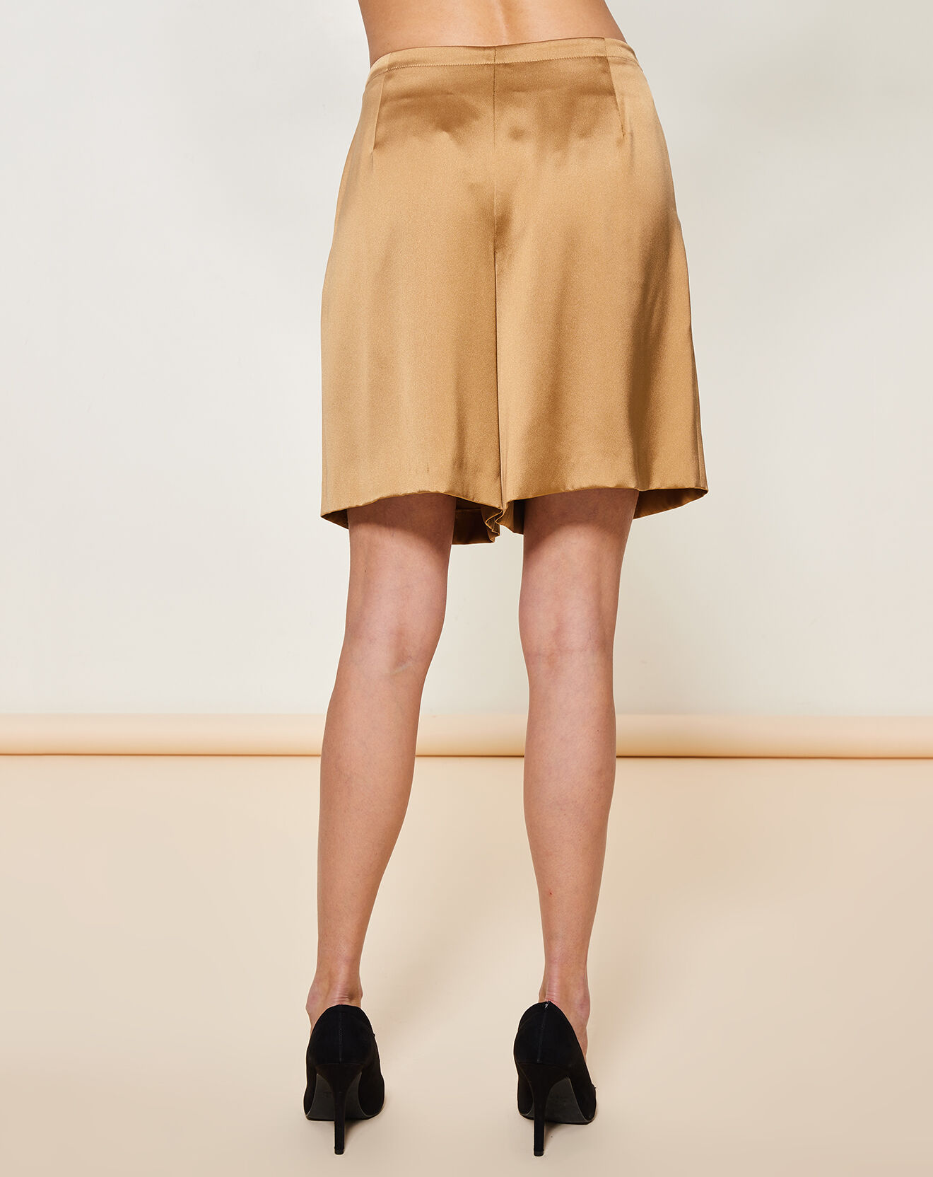 Giorgio Armani Short 100% Soie plissé doré