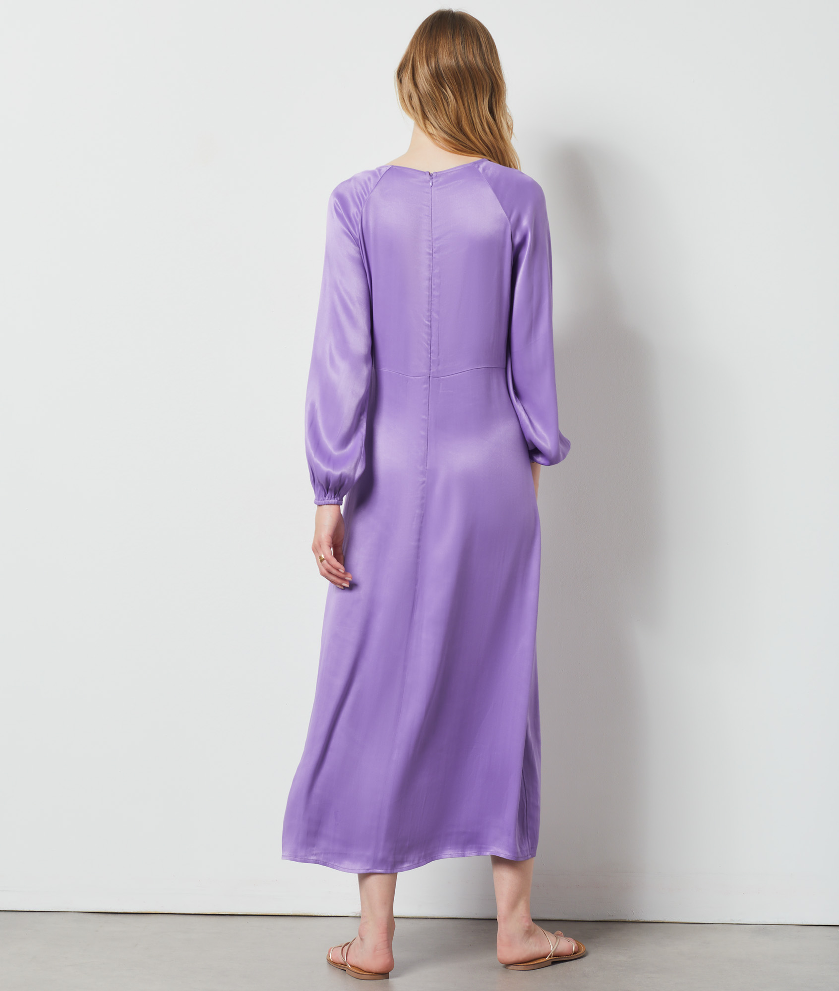 Robe longue satinée