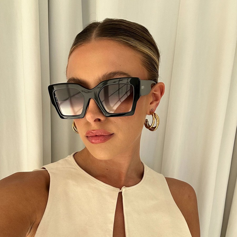 Otra Eyewear Pipa Black/Smoke Fade