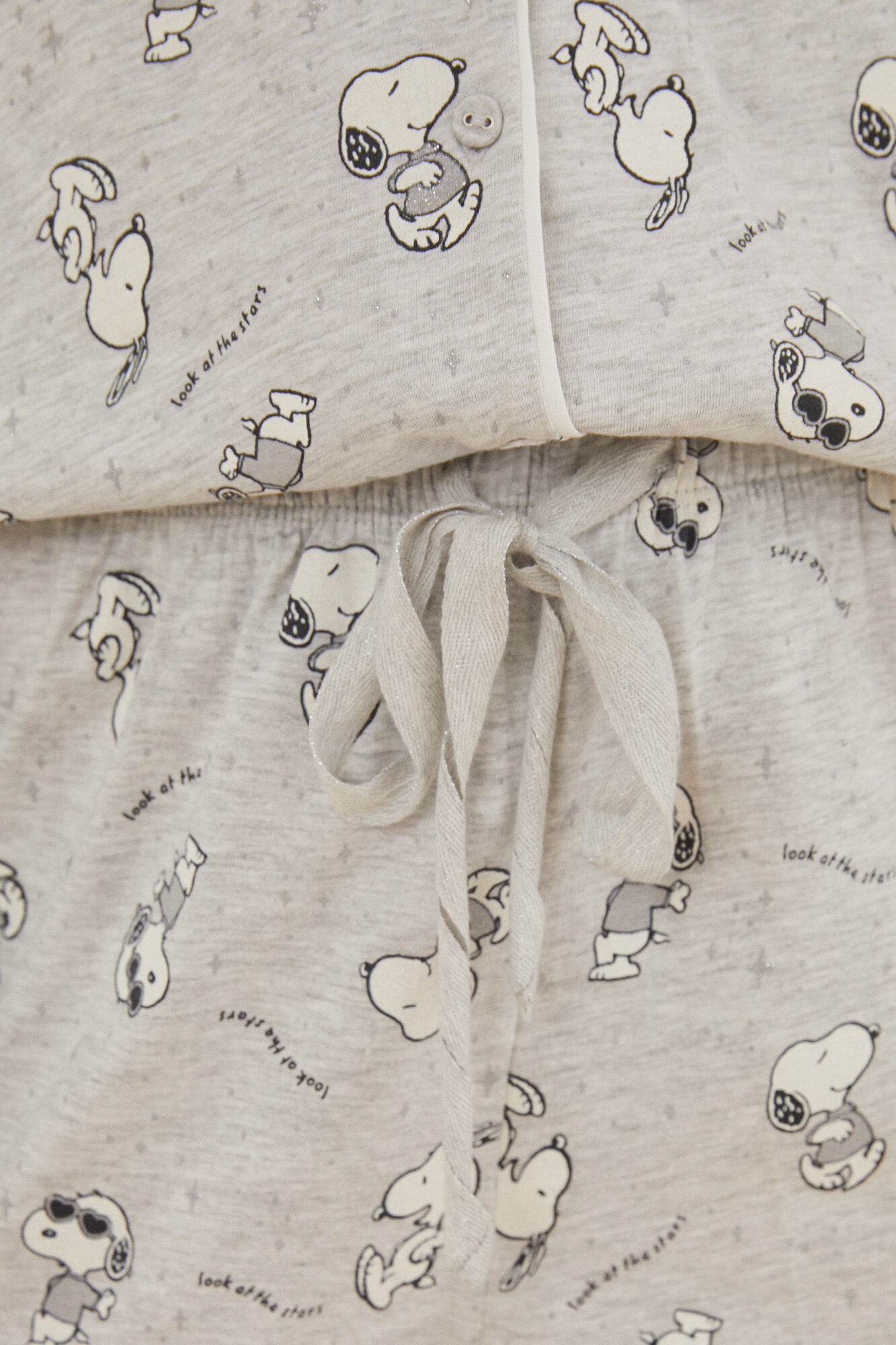 Pijama longo estilo camisa do Snoopy, 100% algodão.