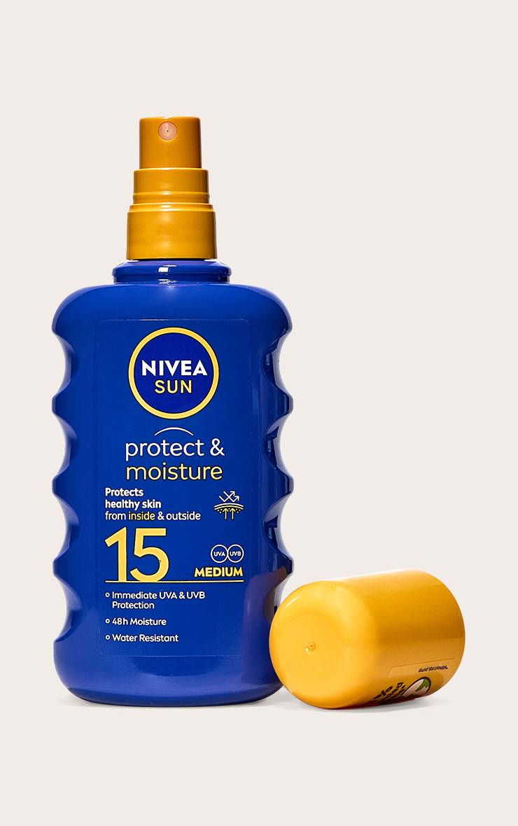 White Nivea Sun Protect & Moisture Lotion Solaire Spray Fps 15 200ml