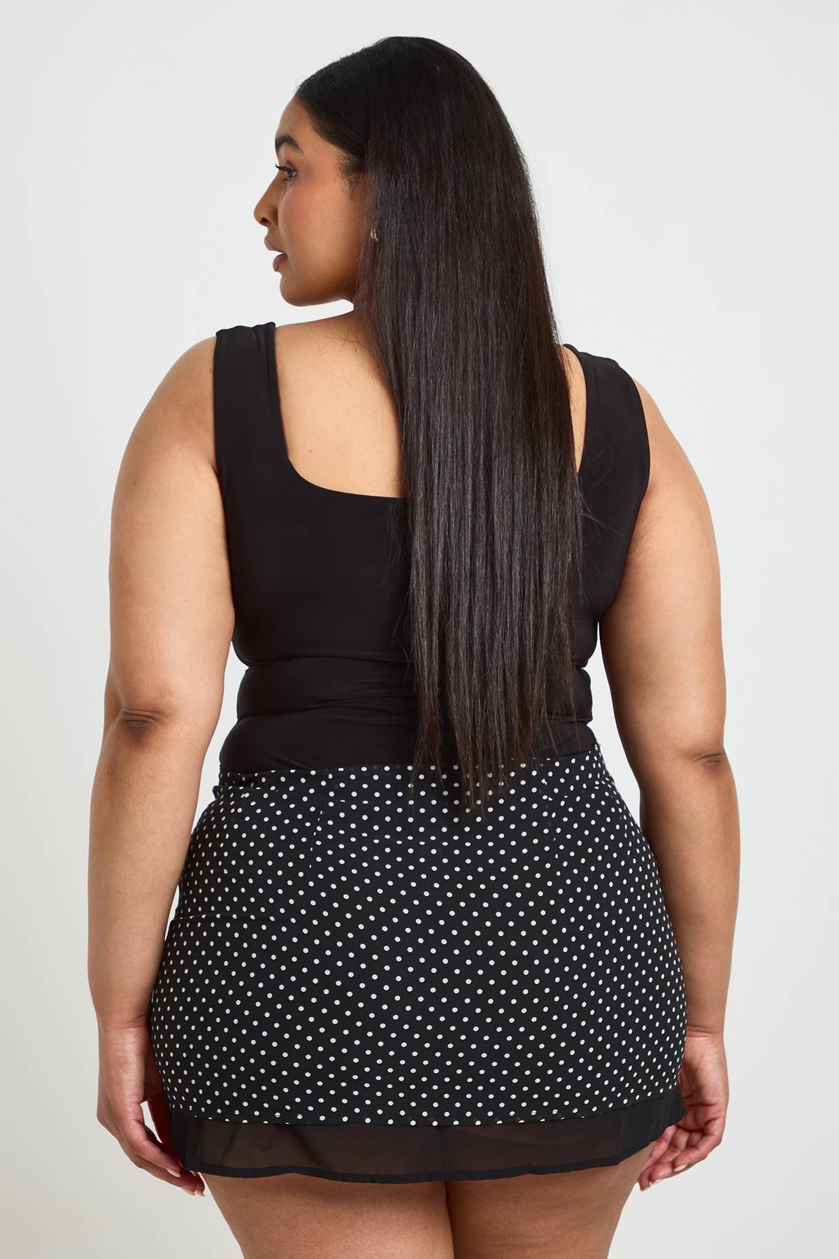 boohoo Jupe Courte Grande Taille À Ourlet Superposé À Pois