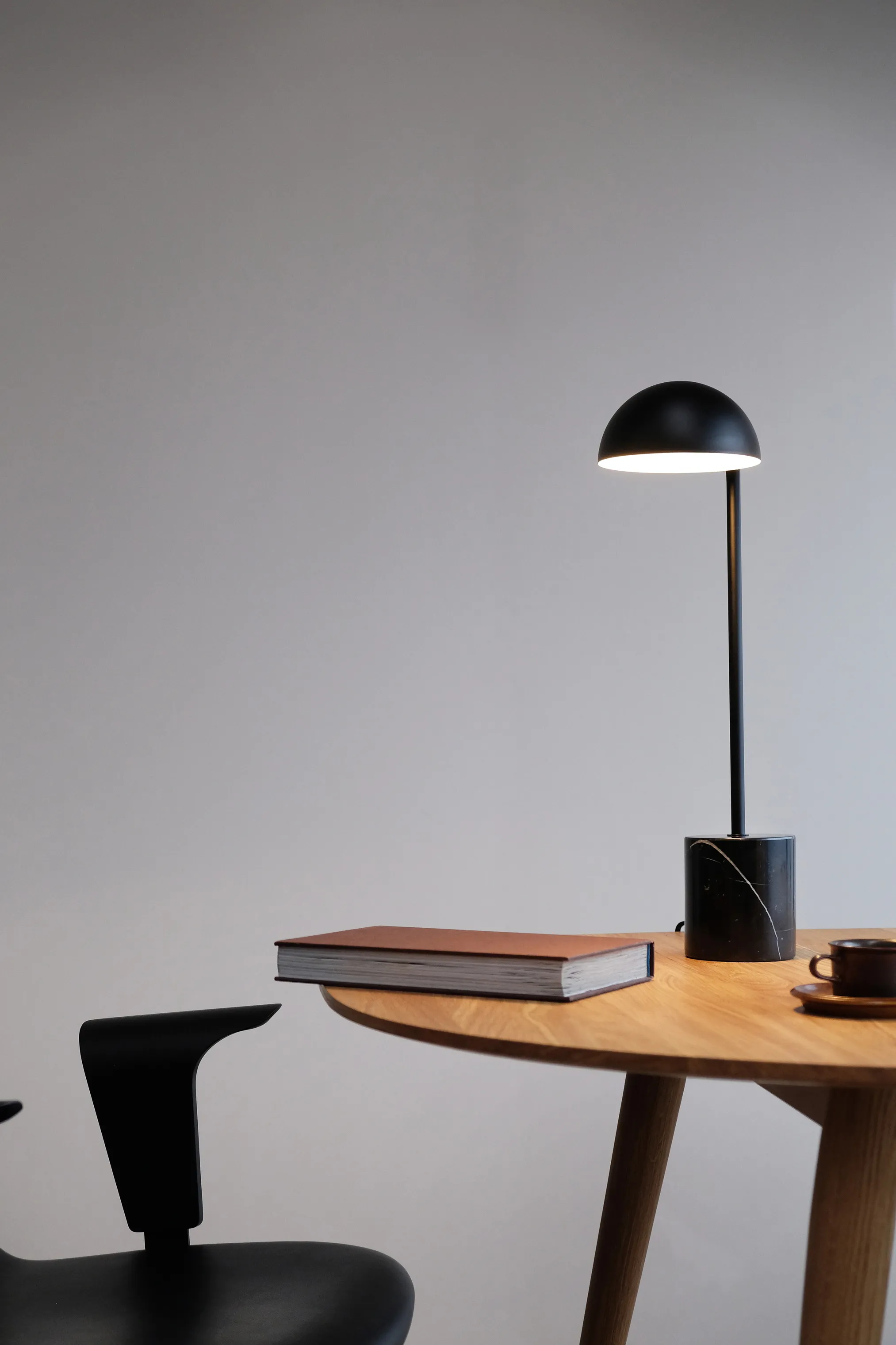 Dyberg Larsen Marble Bordlampe
