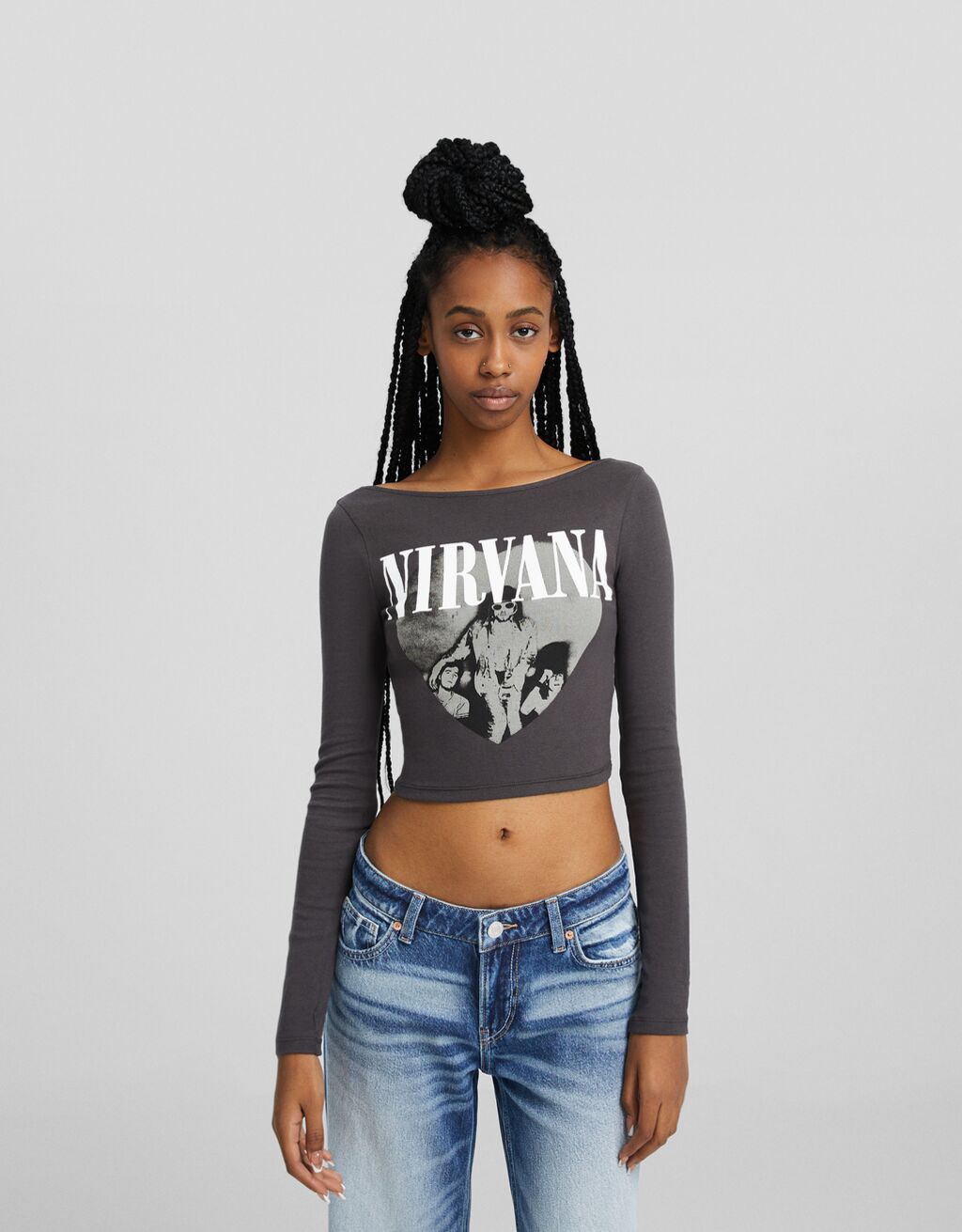 Camiseta Nirvana de manga comprida e costas abertas com estampa.