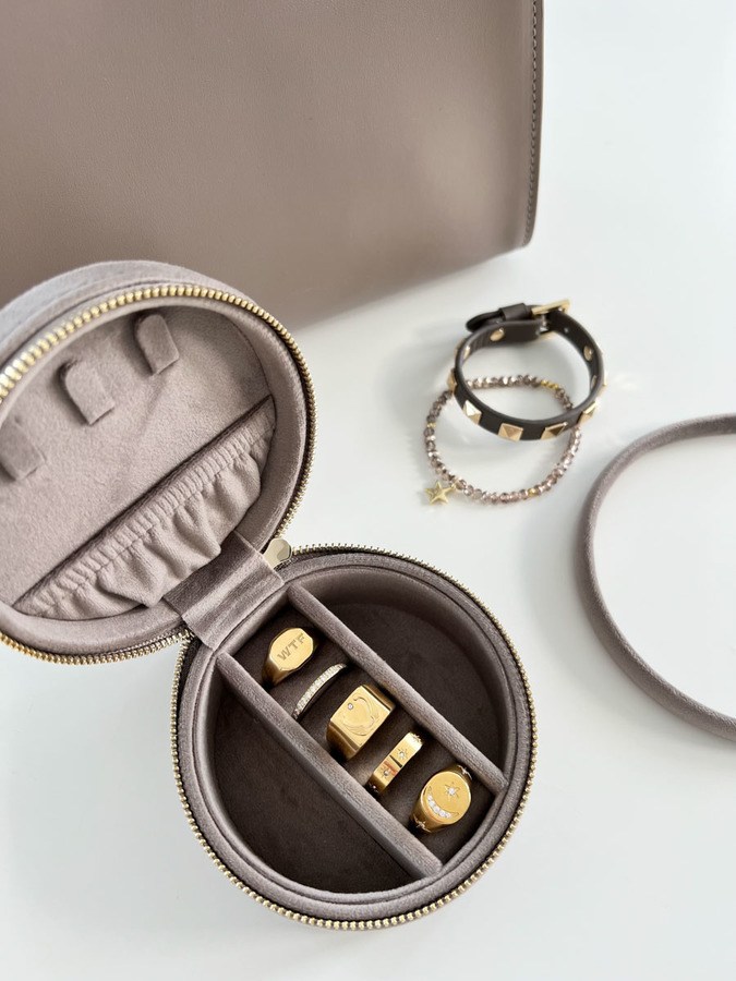 DARK Velvet Jewellery Box Round Sand