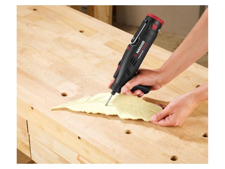 Accu-multitool 12 V met 2 Ah accu en 2,4 A lader