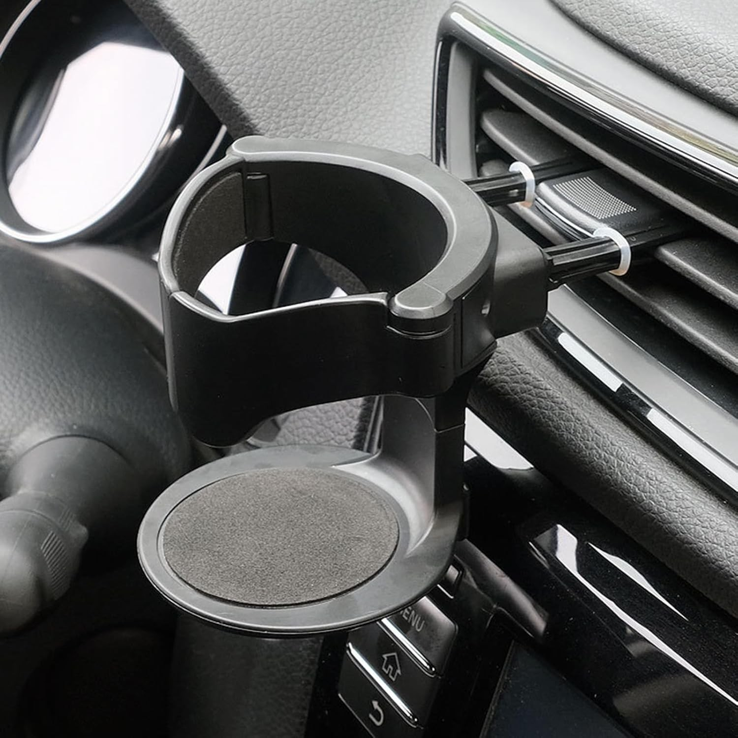 (8cm) Universal KFZ Auto Getränkehalter für Lüftungsgitter / kompatibel mit Softdrinks / Kaffee / Flaschen / Verstellbarer Becherhalter - Schwarz