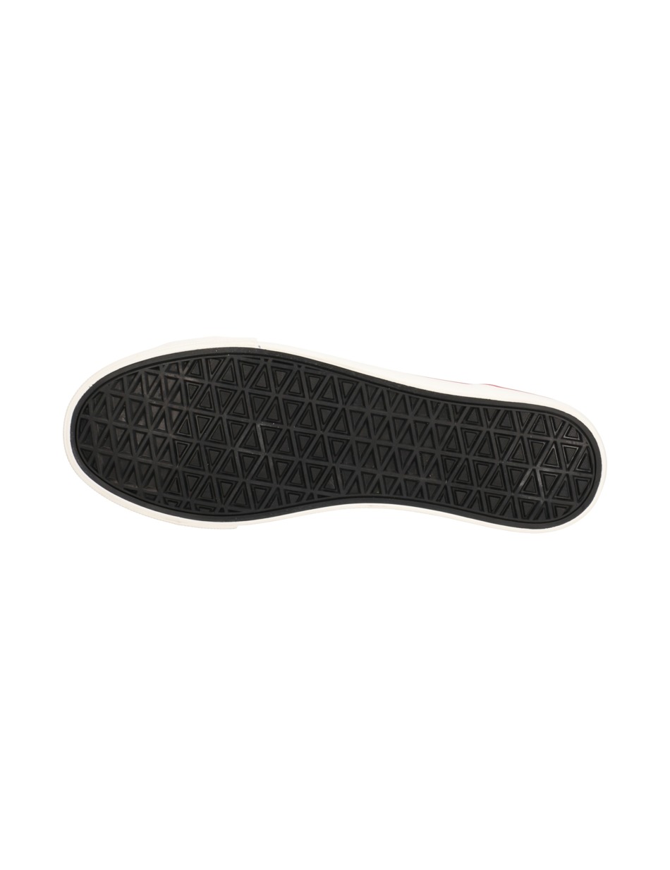 Canvas Sneaker
