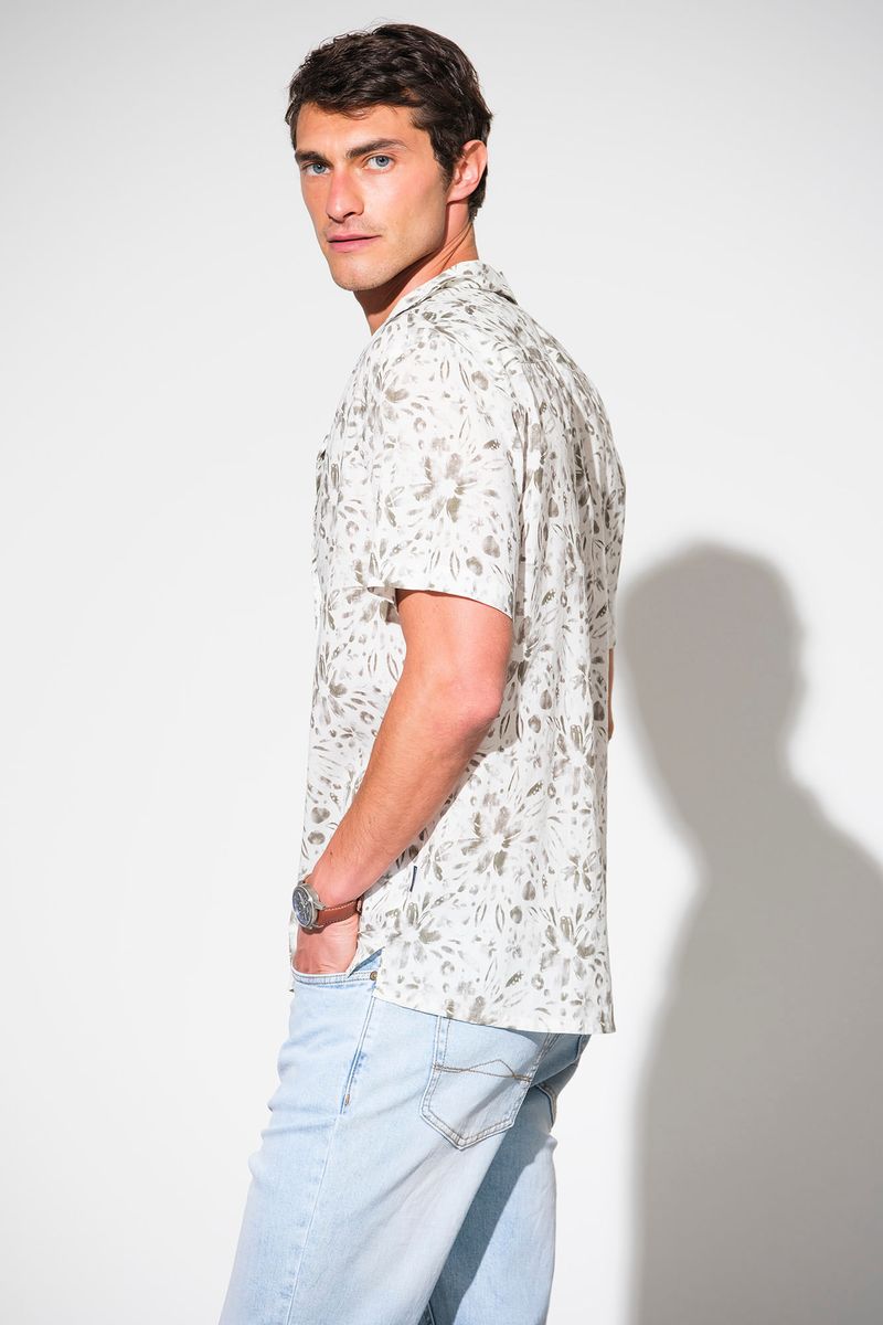 CAMISA MANGA CURTA COM PRINT EM ALGODÃO E LINHO