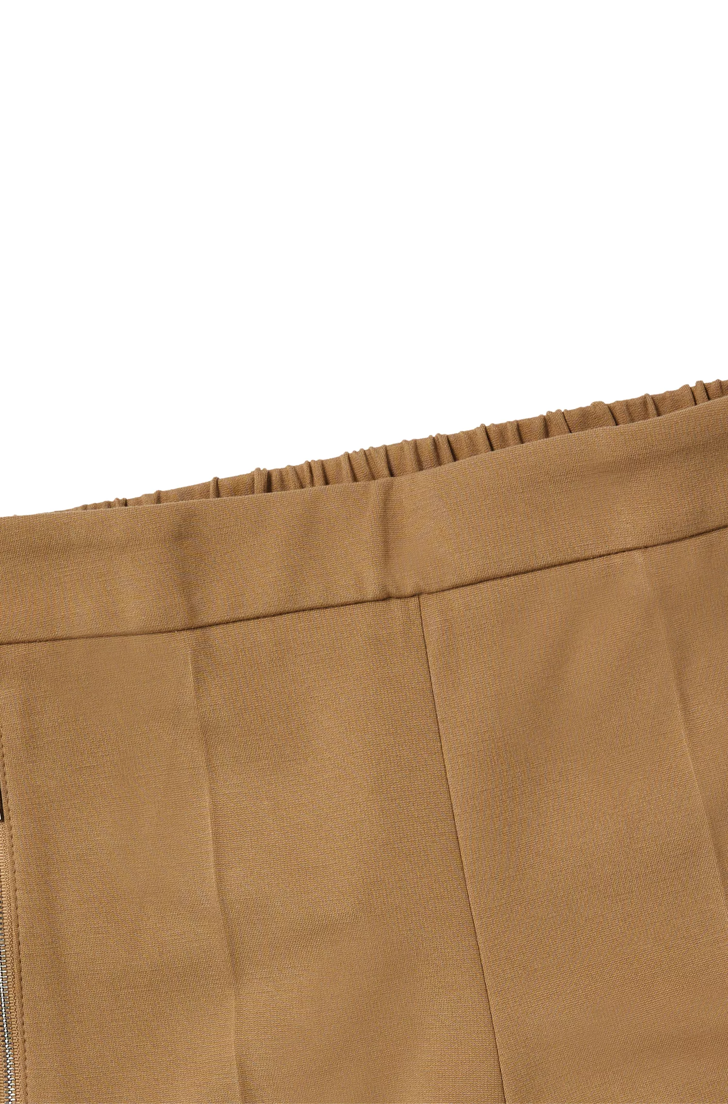 Calça BOSS preta de corte relaxado com boca de sino em tecido elástico.