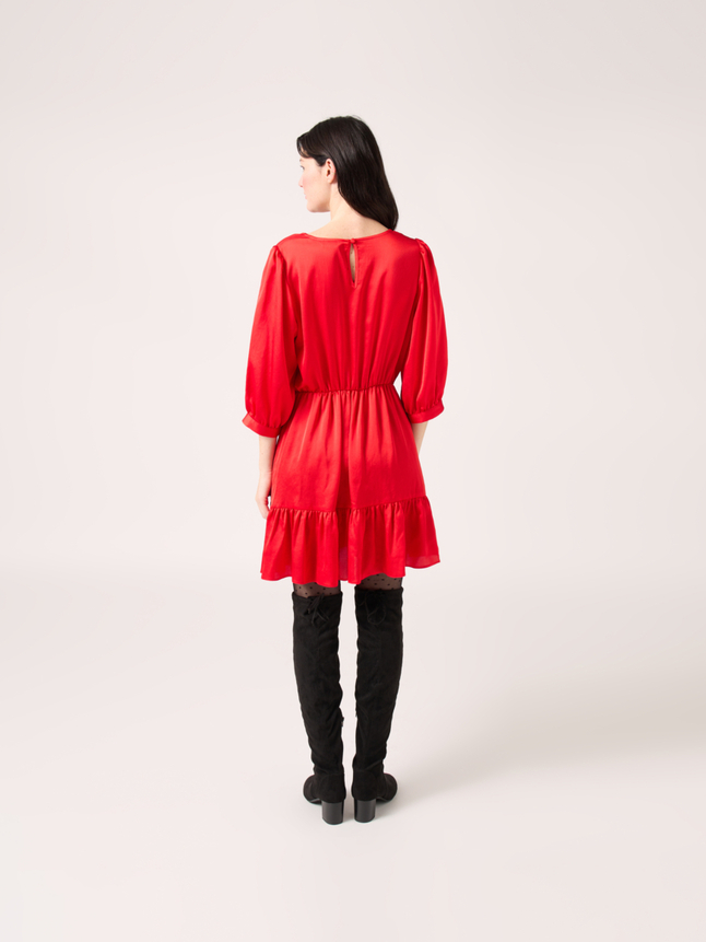 Robe courte satinée