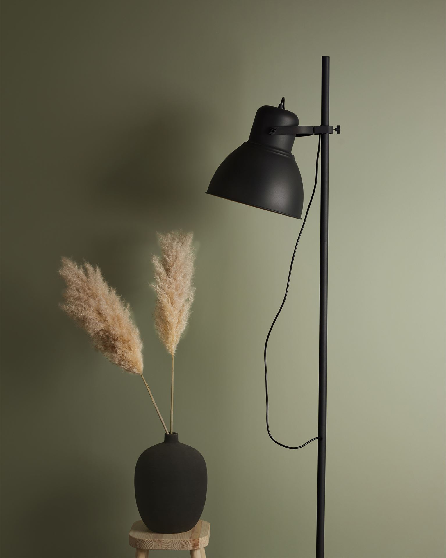 Gulvlampe svart - ø31,5x180 cm