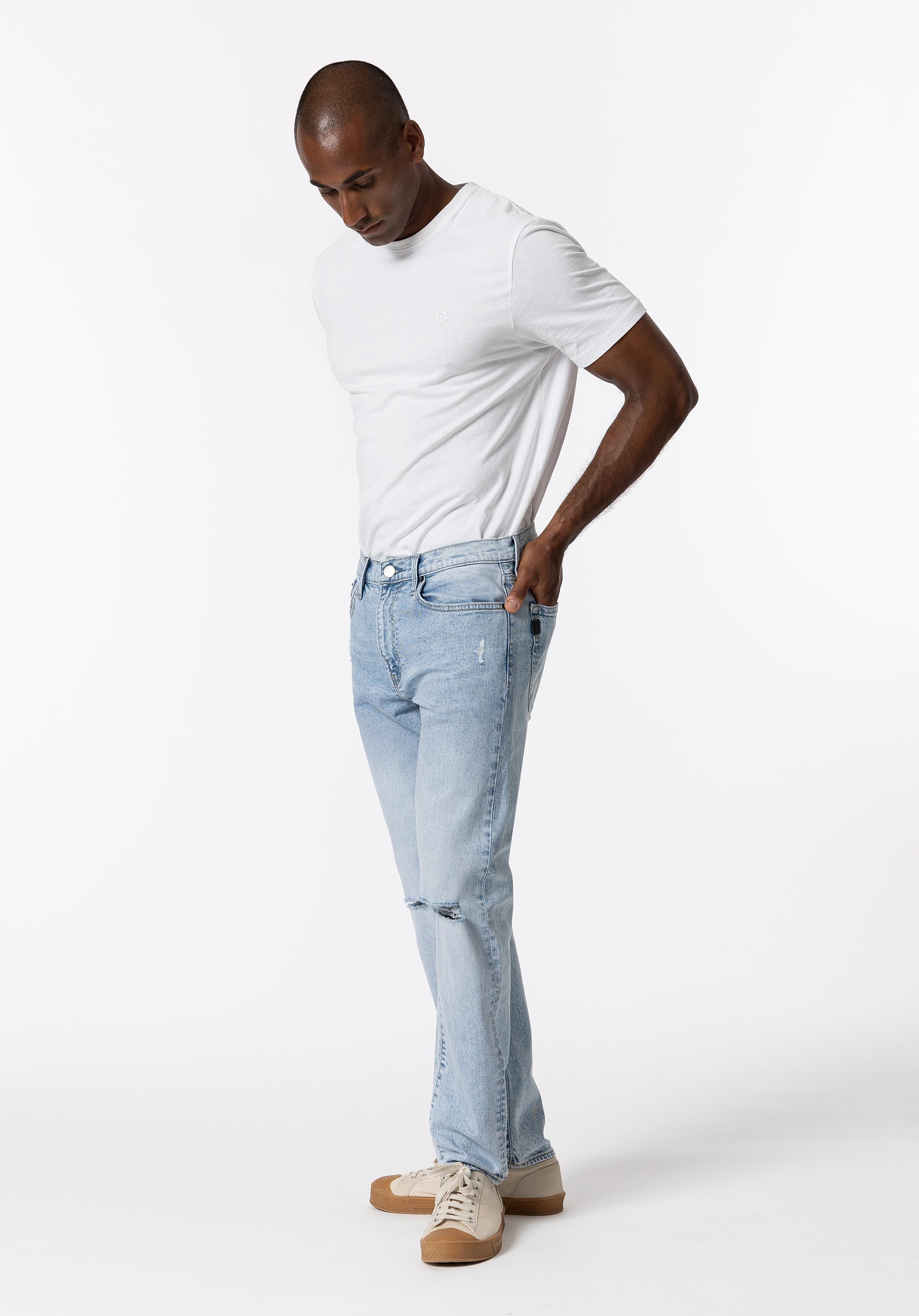 Jeans Dylan Tapered Slim Fit com Rasgões