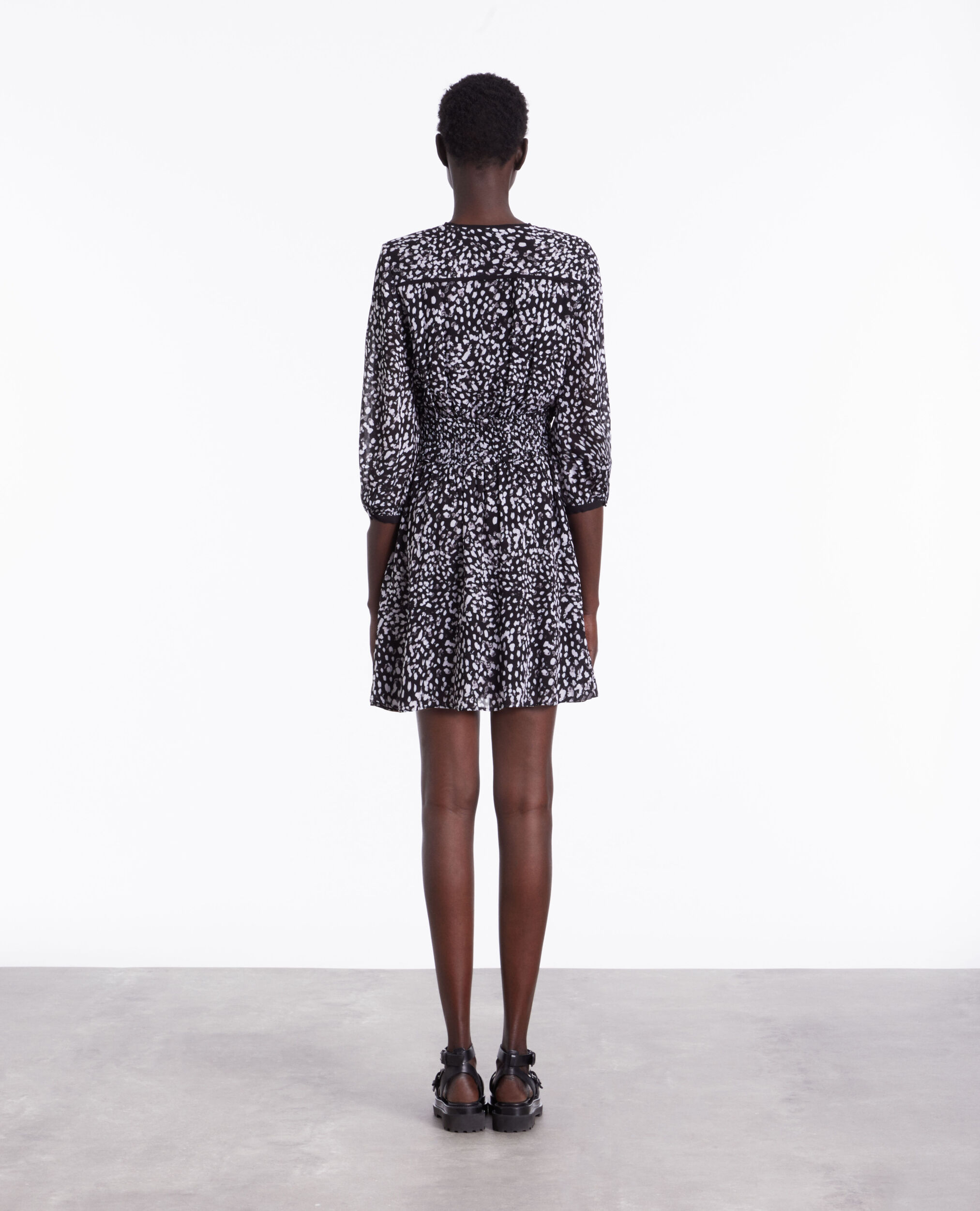 Robe courte imprimée avec smocks