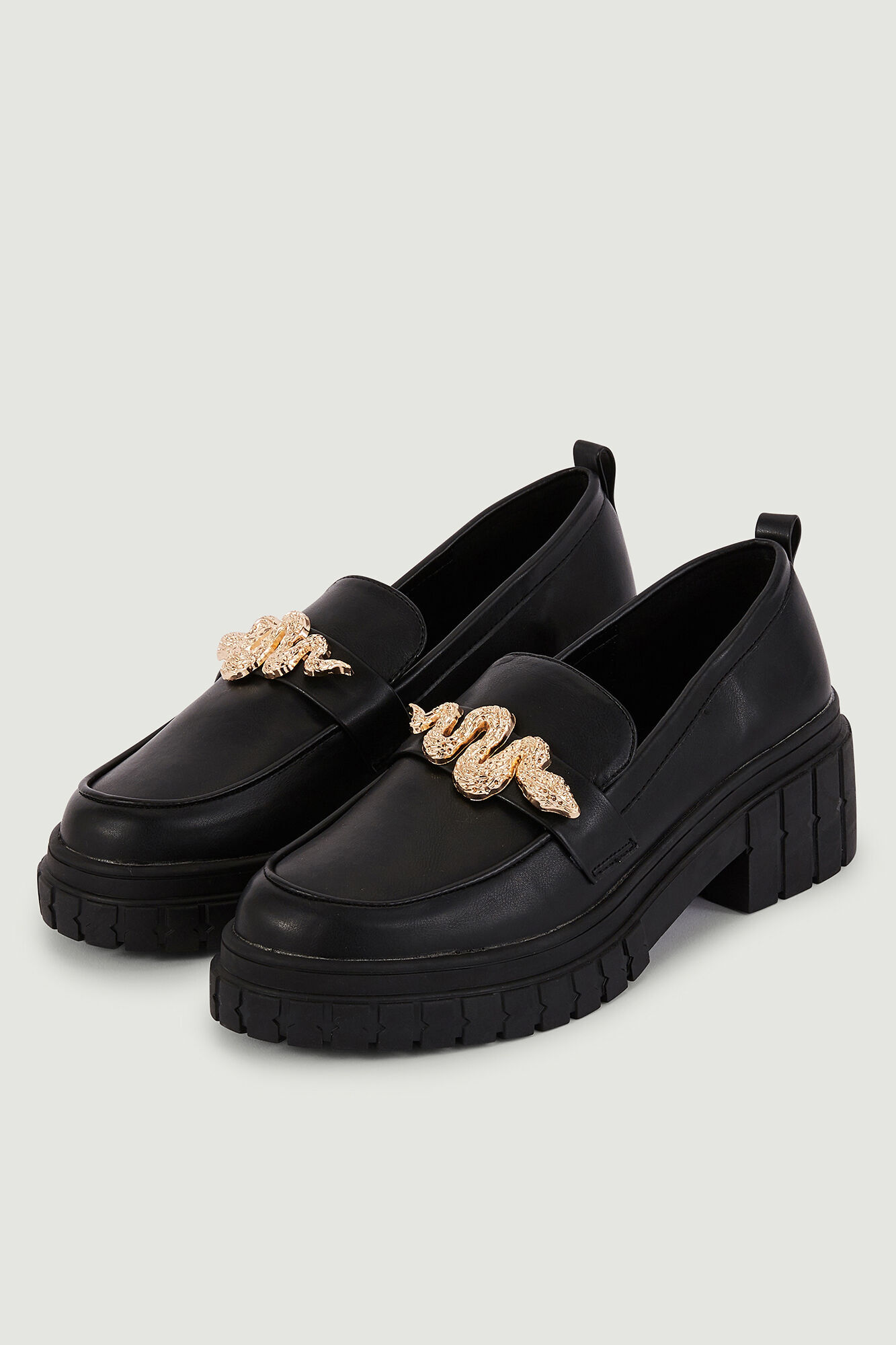 Mocassins robustos de couro sintético
