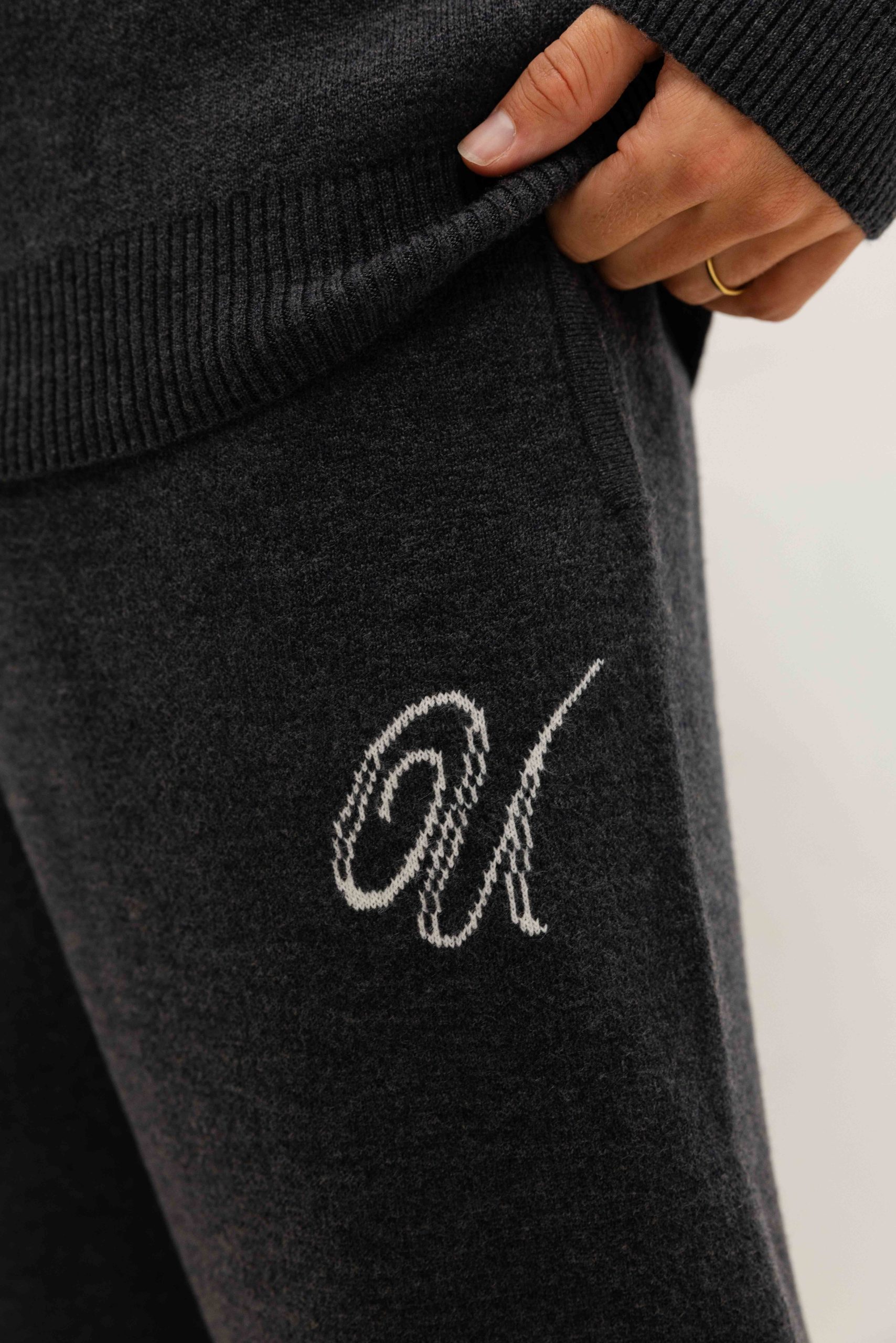 24 Uomo Knitted Trainingspak Heren Dark Grey