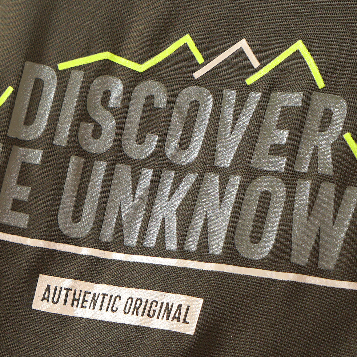 Yigga Jungen T-Shirt mit Berg-Motiv dunkeloliv