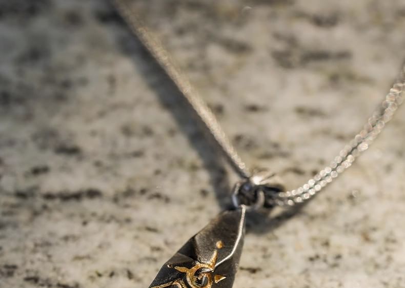 Tinseltown - Zon gegraveerde hanger ketting