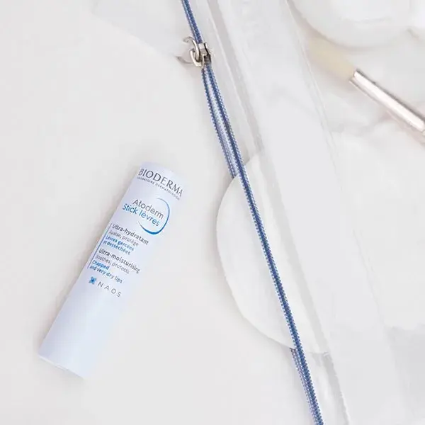 Bastão para Lábios Bioderma Atoderm para Lábios Muito Secos e Rachados 4g