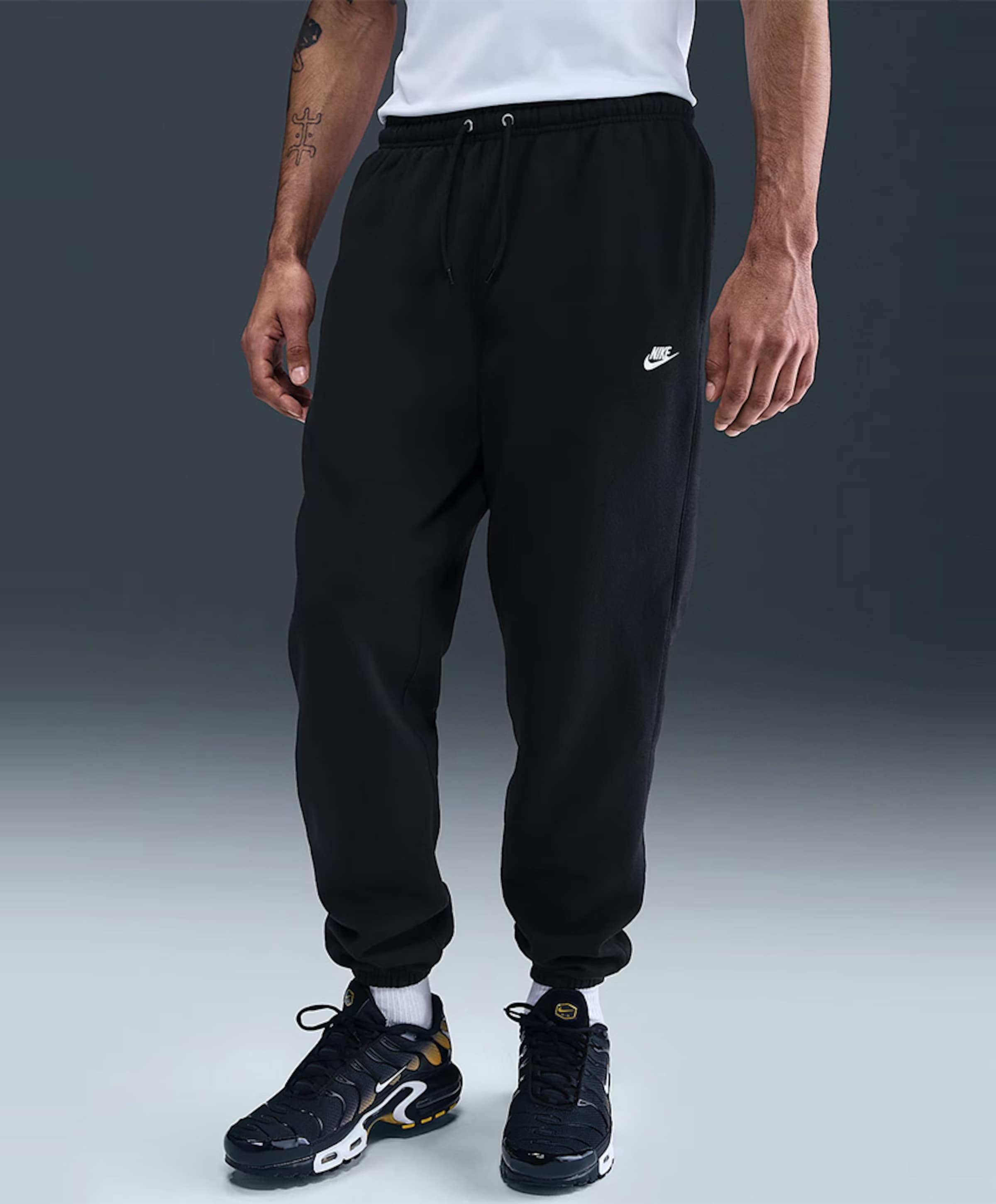 Nike M Nk Club Bb Cuff Pant heren broek zwart