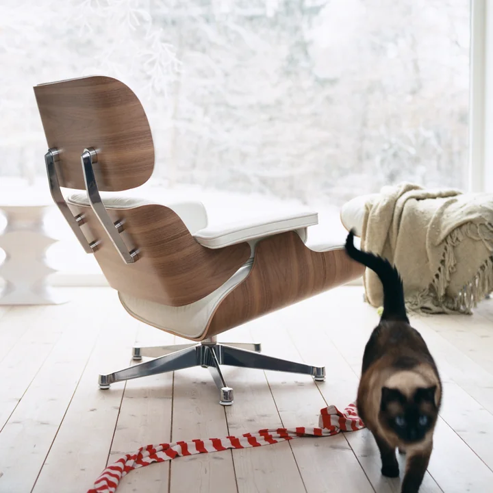 Vitra - Lounge Chair & Ottoman, schwarz, Nussbaum dunkel, Nubia, anthrazit / schwarz (neue Masse)