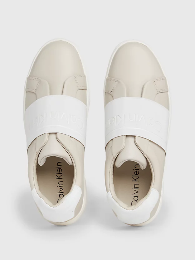 Sapatos de couro sem cadarço