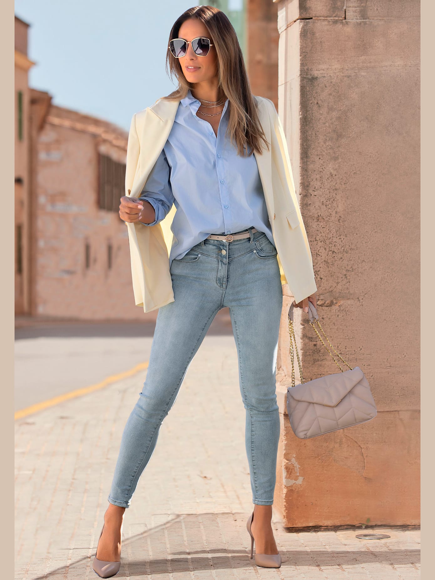 Chemisier pour femme classique avec col et patte de boutonnage
