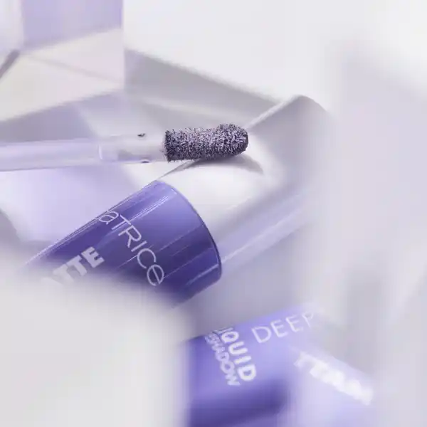 Deep Matte Liquid Eyeshadow 030 Very Violet
