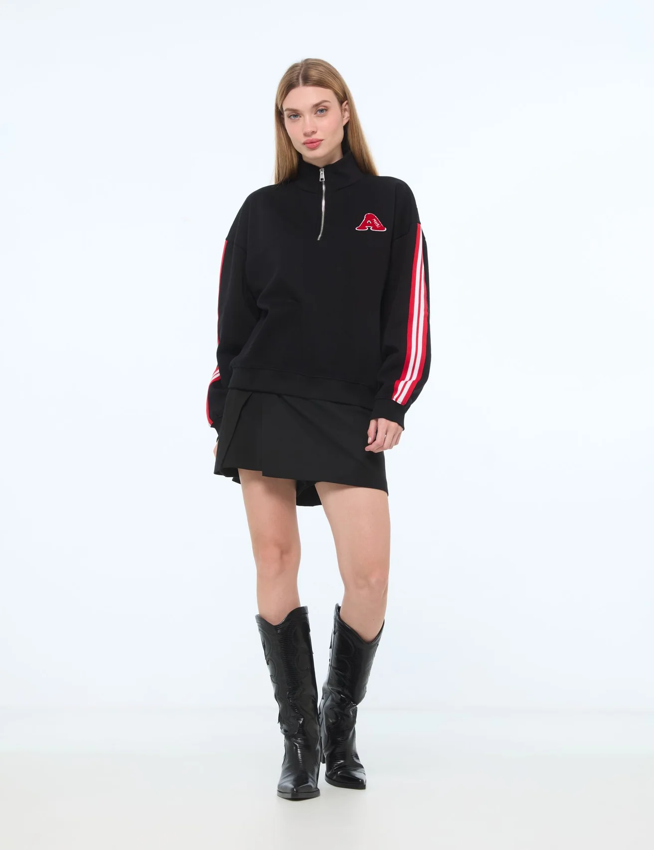 Sweat oversize noir avec bandes rouges