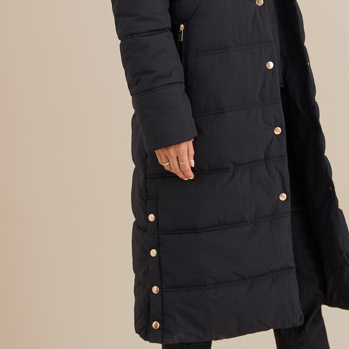 ANNE WEYBURN<br>Casaco comprido de penas com capuz fixo, perfeito para o inverno