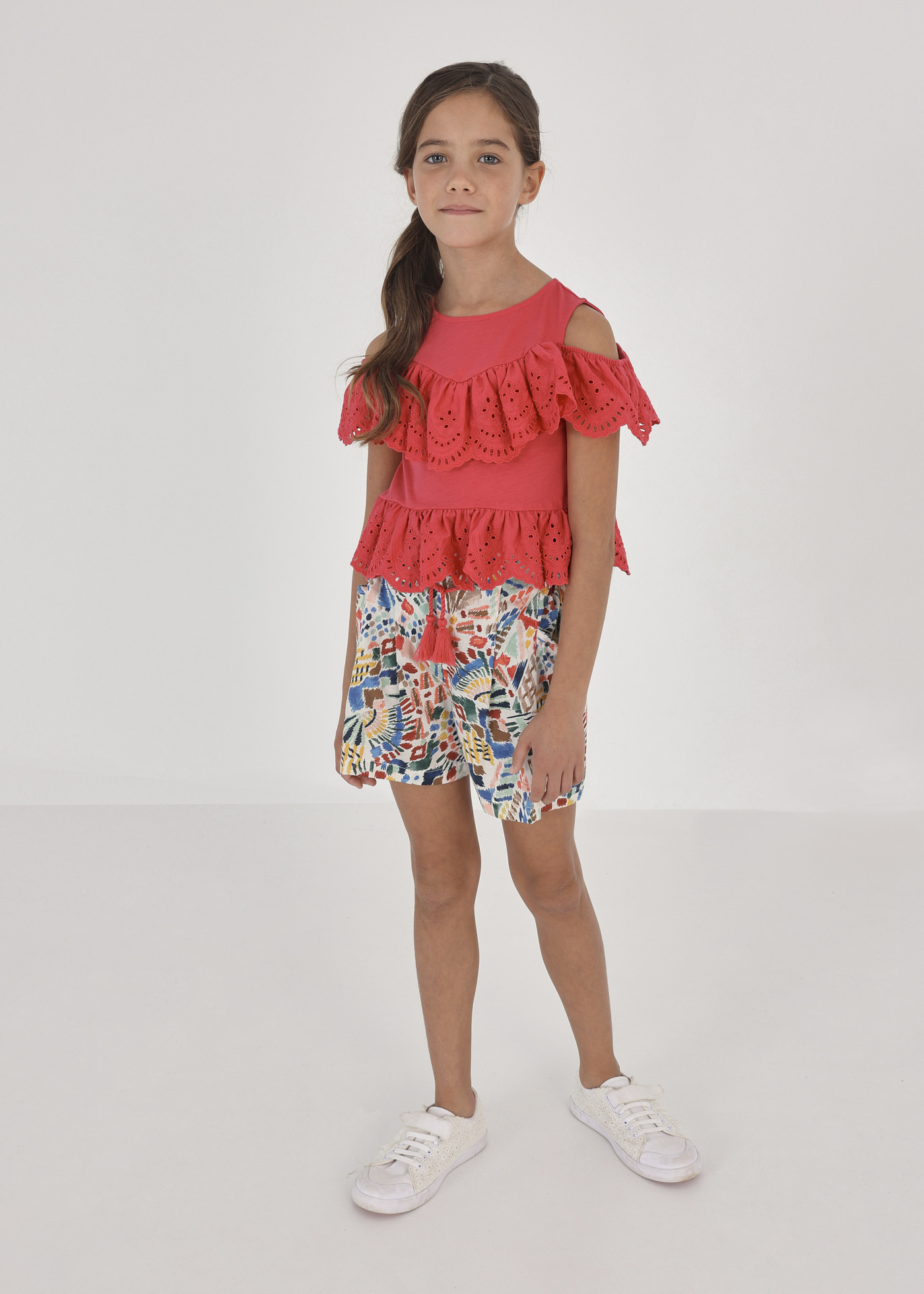 Blusa com bordados em algodão sustentável para meninas