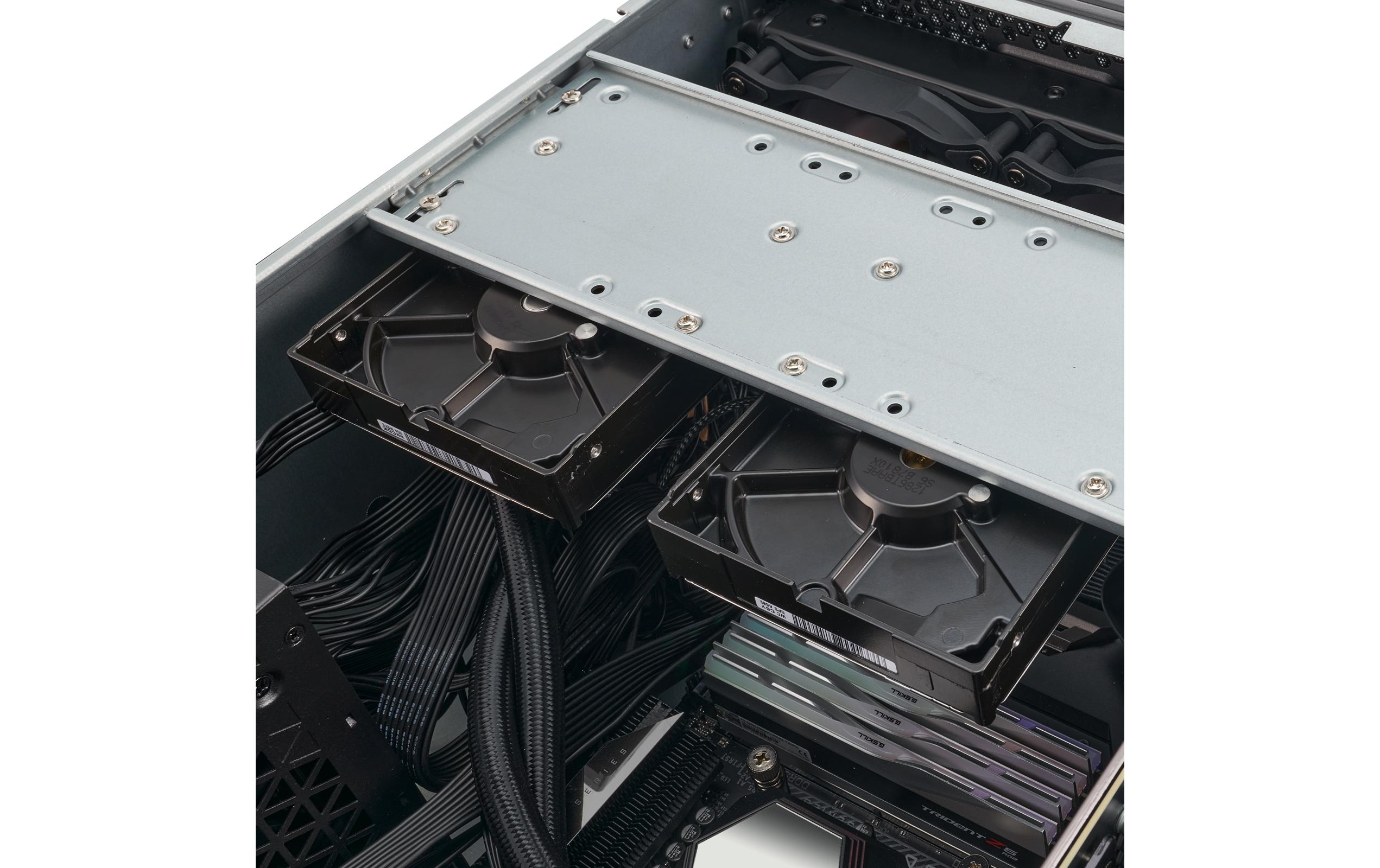 Gehäuse RM44<br>4HE-Rackmount-Servergehäuse mit verbesserter Flüssigkühlkompatibilität