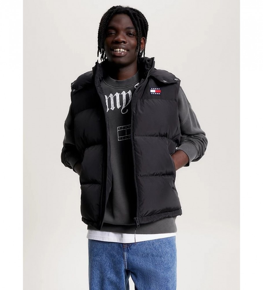 Colete Tommy Jeans Alaska acolchoado com capuz, preto