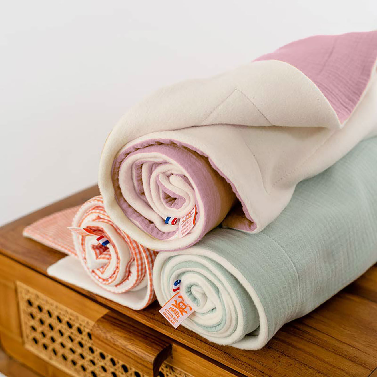 Papate Couverture en Coton Bio Rex blanc/rose - 70x95 cm