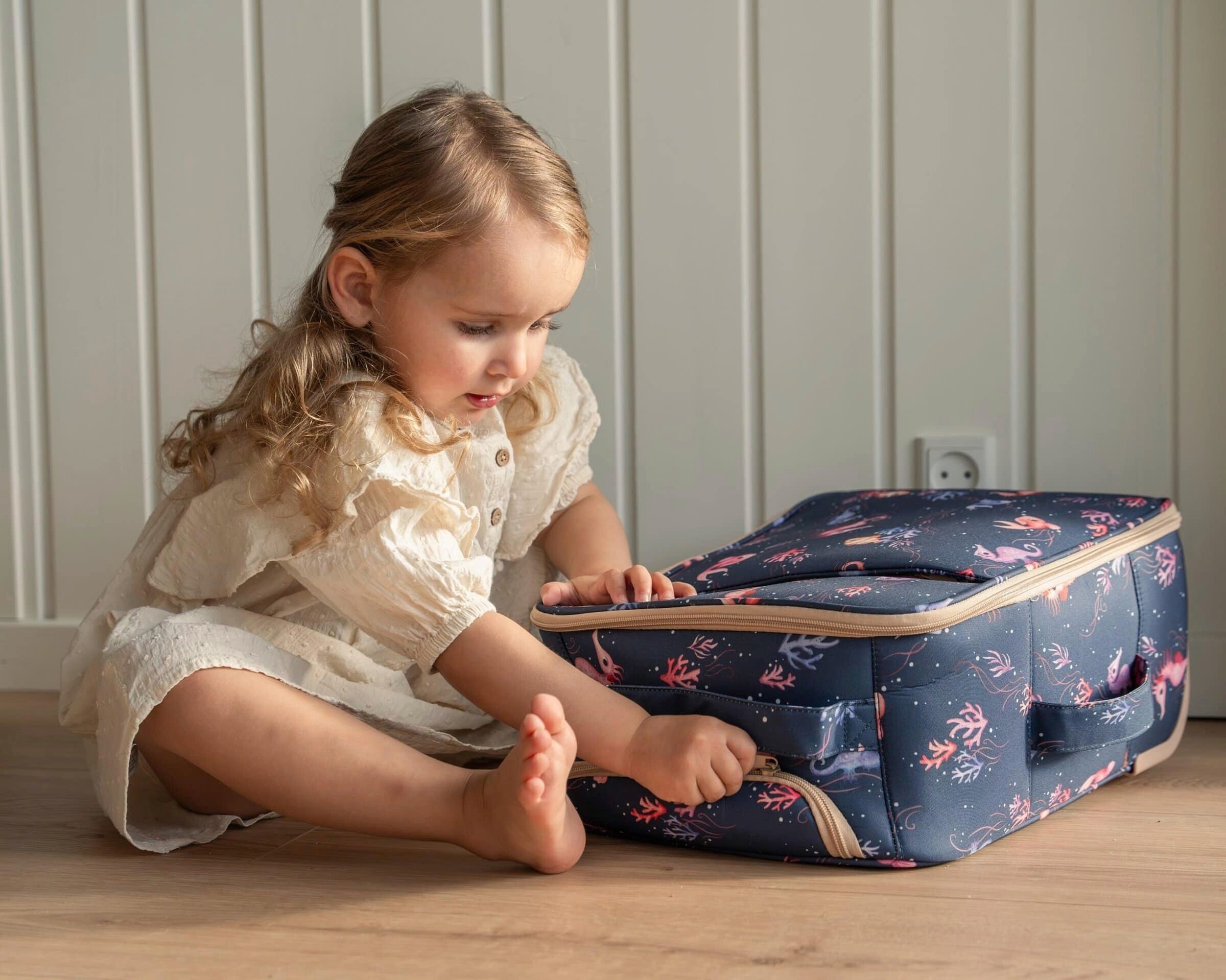 FILIBABBA Koffer aus recyceltem RPET - Rainbow Reef